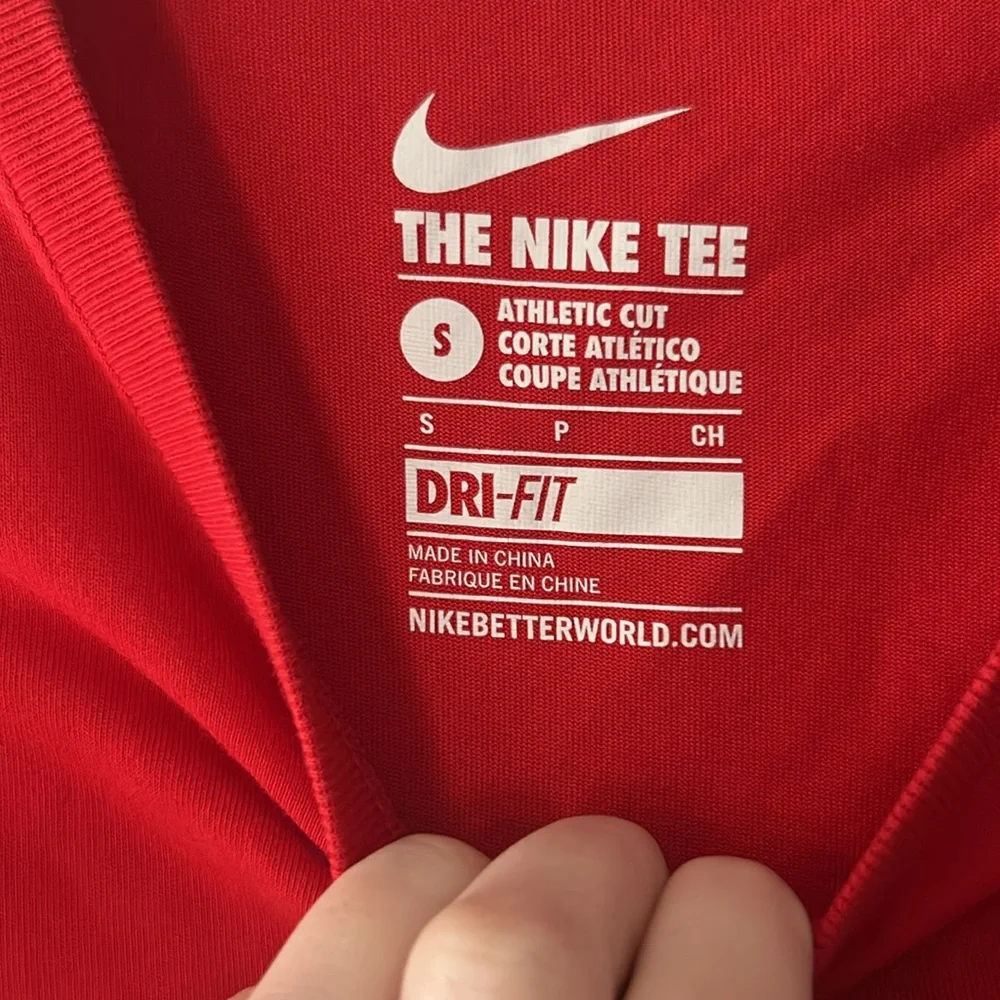 Red Nike Elite tee - Picture 2 of 3